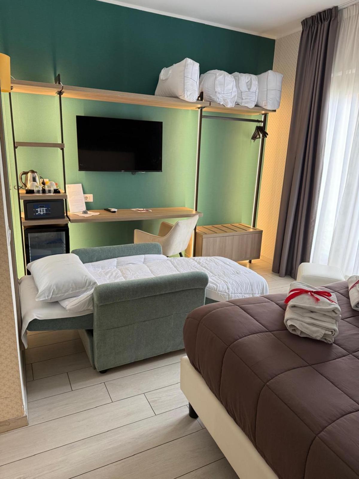 Castrichella Boutique Hotel Rome Airport Фьюмичино Экстерьер фото